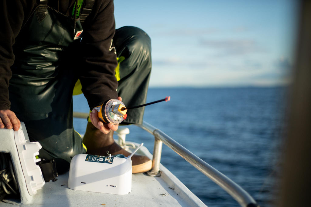 Ocean Signal SafeSea EPIRB3 Pro - Category 1 (702S-03933)