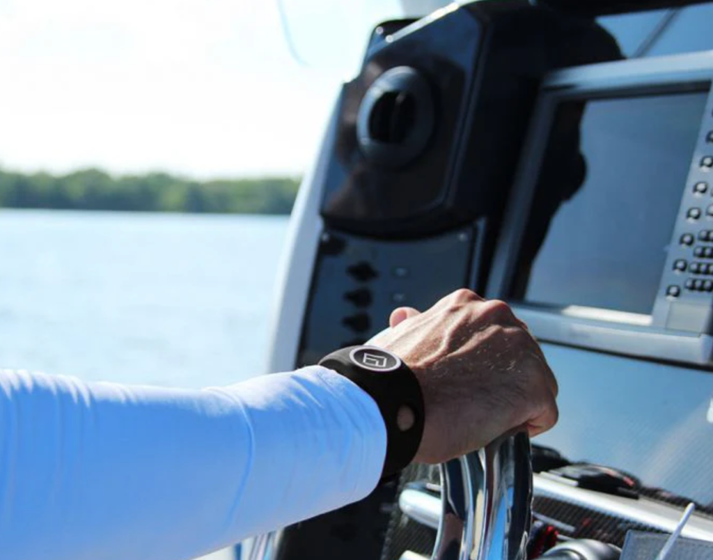 FELL Marine MOB+ xBAND Black Wristband - Marine-Grade Silicone Holder for xFOB Wireless Man Overboard Safety Device (72.380.302)