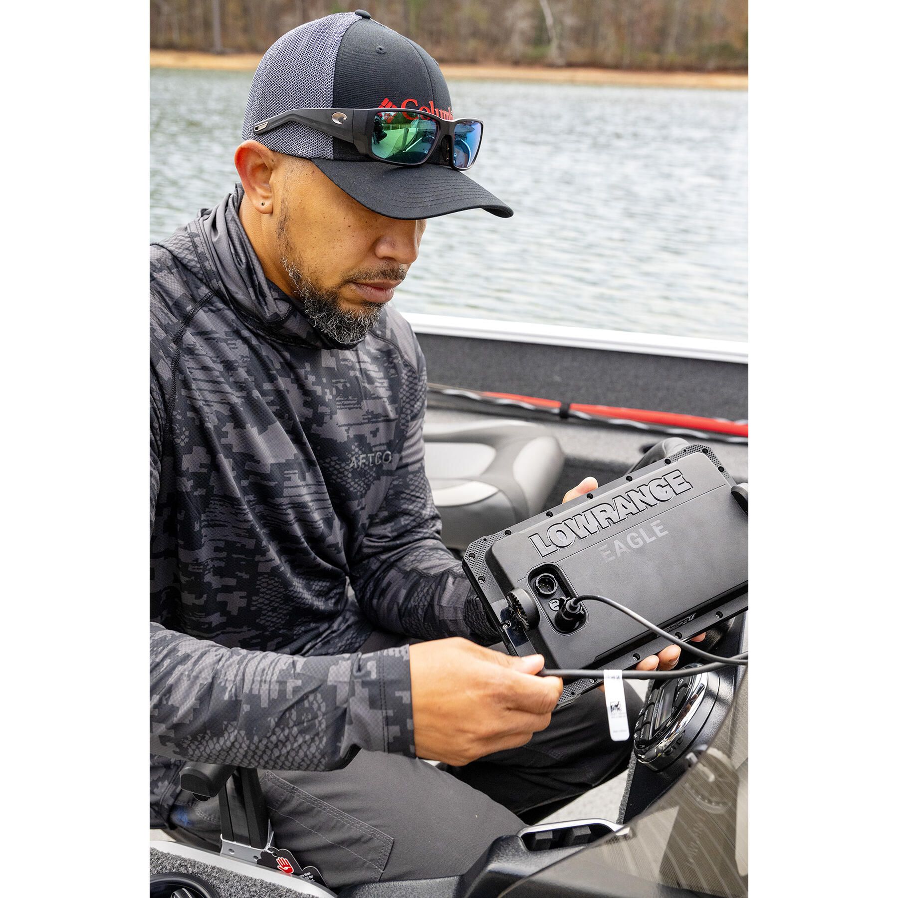 Lowrance Eagle 7 with TripleShot Transom-Mount Transducer and Discover OnBoard Chart (000-16228-001)